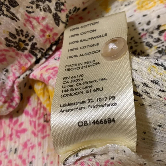 PILCRO by ANTHROPOLOGIE Smocked Buttondown in Pink Combo - Picture 9 of 10